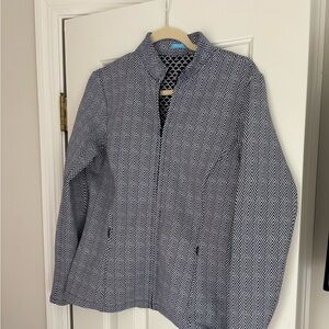 J McLaughlin Billie Full zip jacket
Navy/white chevron pattern
Size L